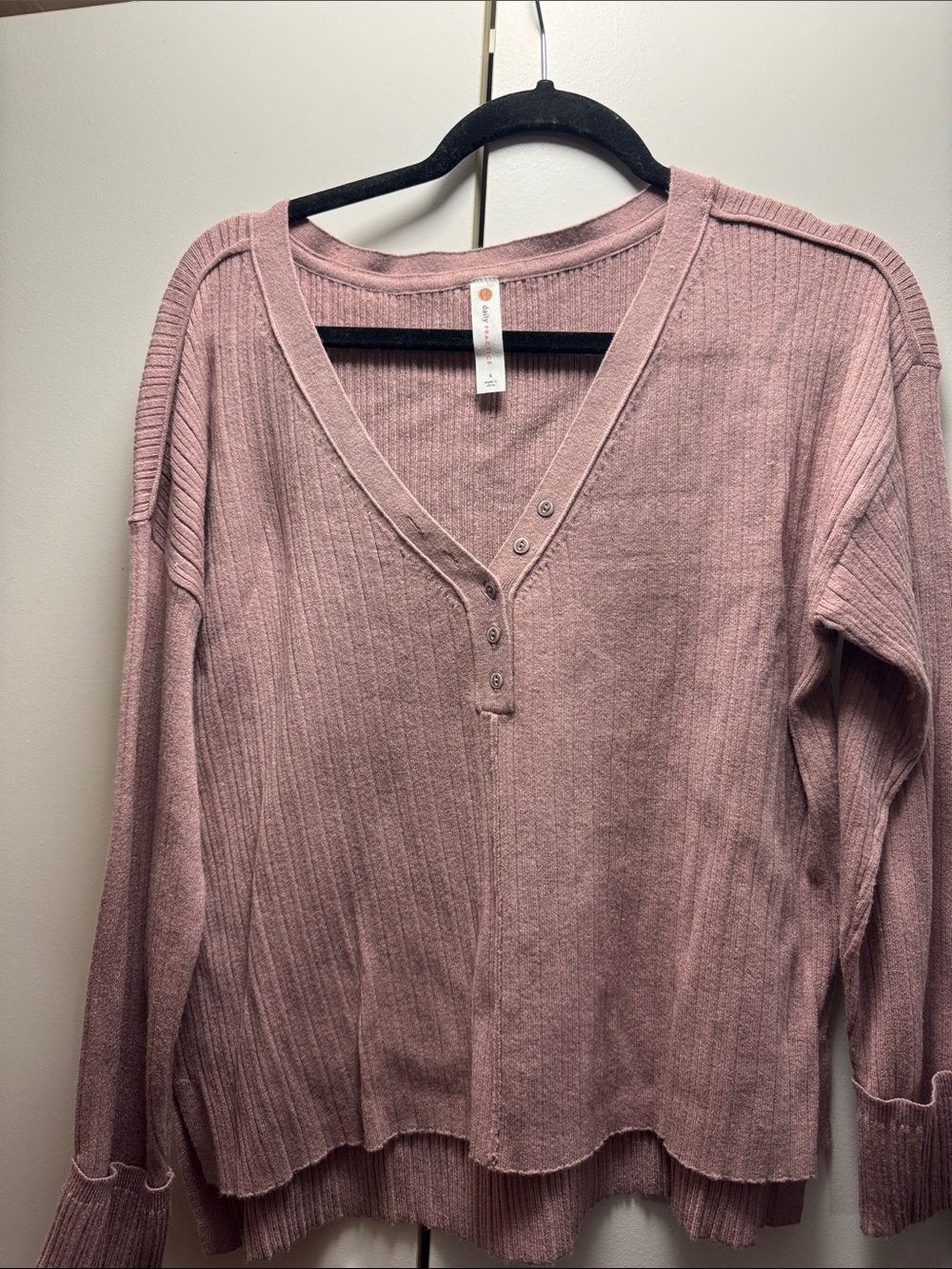 Ribbed V-Neck Henley Long-Sleeve Top in Dusty Rose
